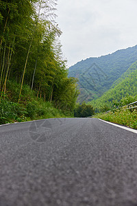 夏日绿色公路风景图片