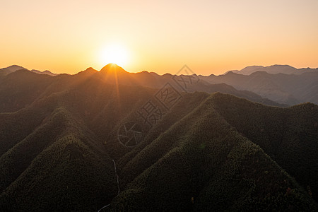 航拍杭州安吉山脉唯美日出日落图片