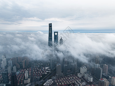 航拍上海浦东陆家嘴平流雾风光图片