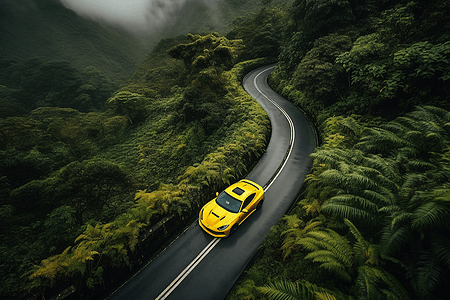 丛林溪水黄色汽车在山间行驶背景