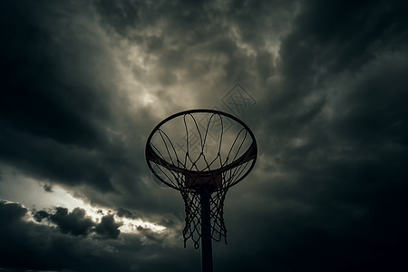 篮球架在暴风雨图片
