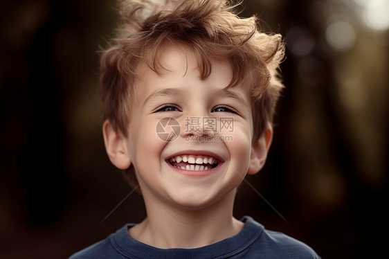 快乐的小男孩图片