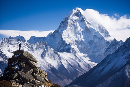 壮丽的雪山陡峭的山高清图片