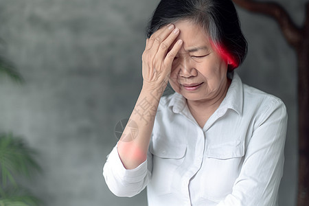 老年爱情头晕的中老年女性设计图片