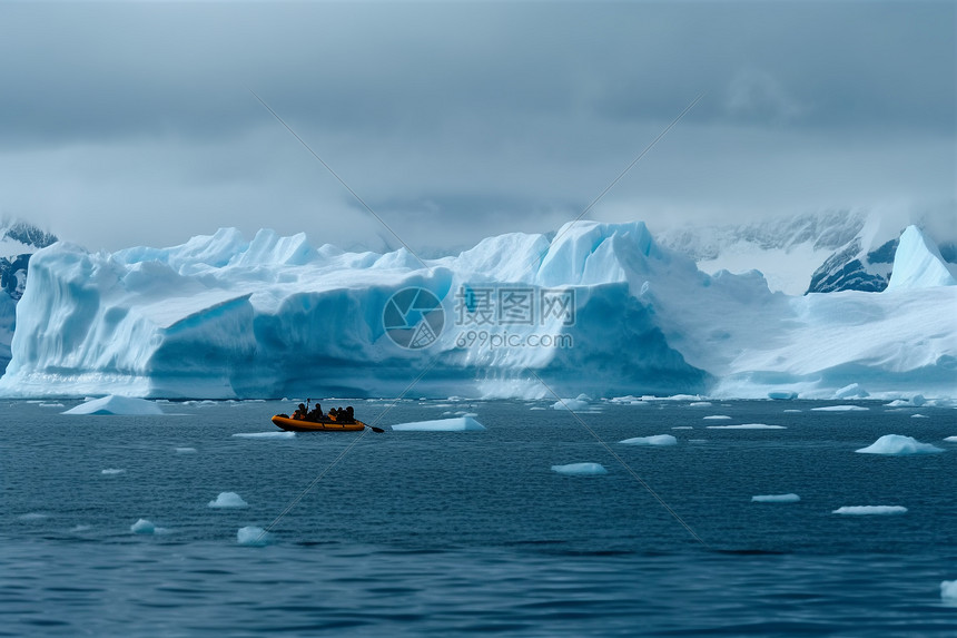一座南极巨大冰山图片