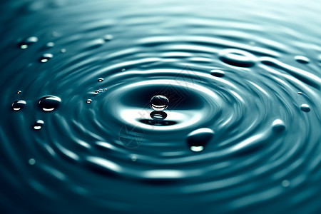 水滴在表面产生波纹图图片