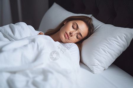 女人在床上睡觉高清图片