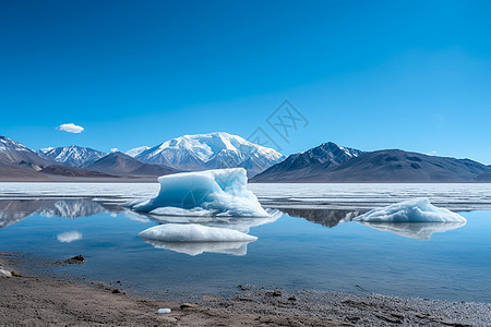 新疆消融的冰山图片