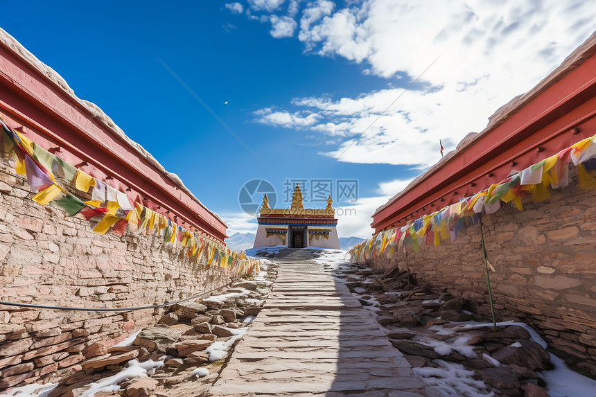 大山里的寺庙图片