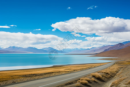 美味的湖泊和公路背景图片