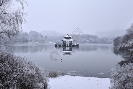 湖中亭苑雪景图片