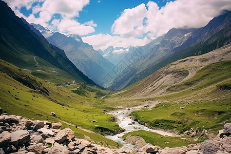 山谷溪水寂静的山谷背景