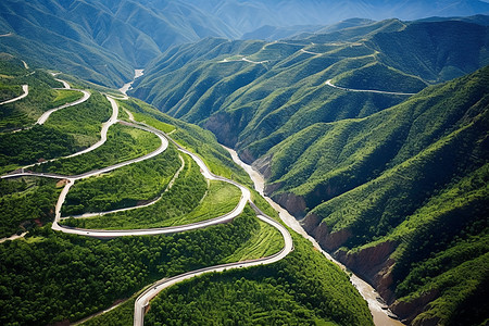 优美景色宏伟山路高清图片