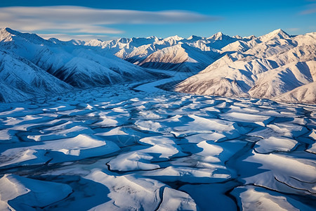 冬季的雪山图片