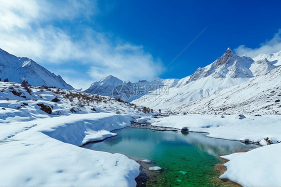 蓝天白云雪山湖泊图片