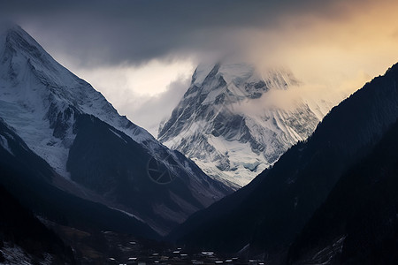 峻峭雪山景观图片