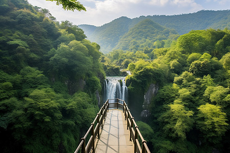 瀑布栈道图片