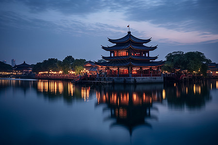 夜色下的地标建筑夜景图片