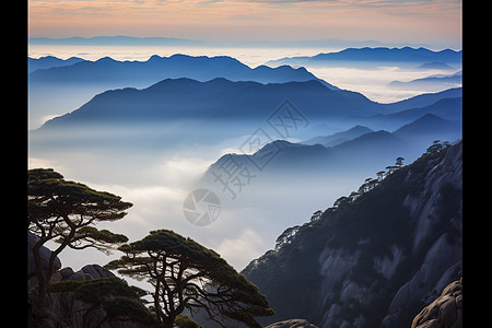 山峰云海图片