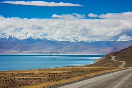 西藏湖泊新藏线自驾风景背景