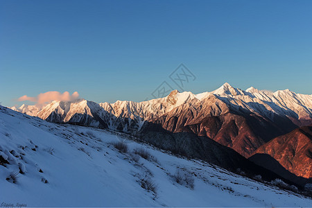 日照金山风景背景图片