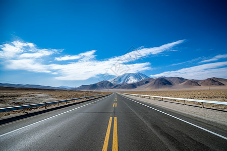 蓝天下的高速公路高清图片