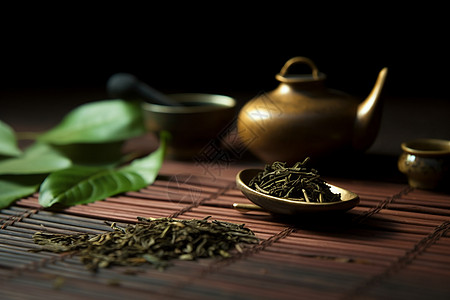 传统的绿茶和茶具图片