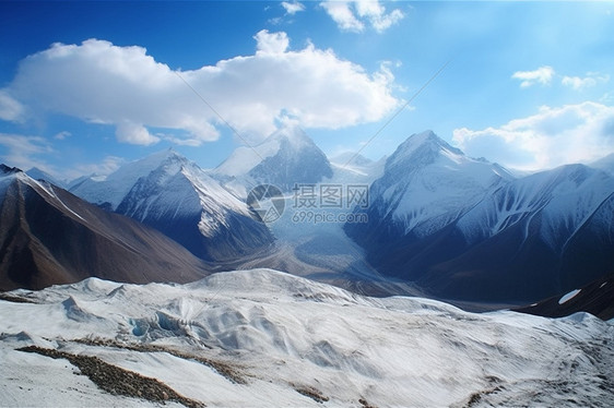 壮观的雪山美景图片