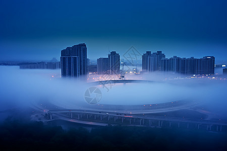 城市的建筑和大雾图片