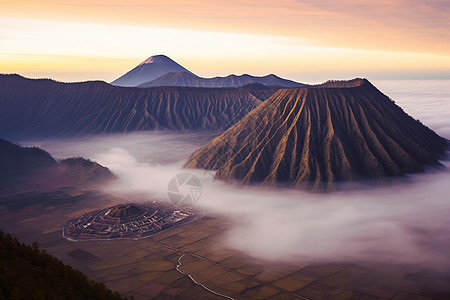 壮观的火山口图片