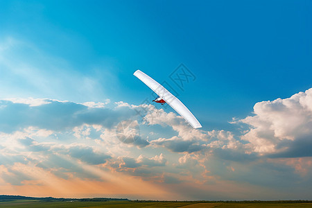 天空中的滑翔伞运动图片