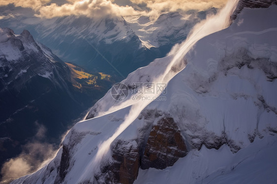 寒冷的雪山图片