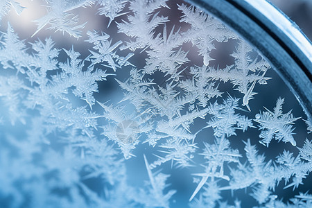 玻璃上的雪花图片