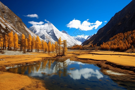 山峰秋天风景图片