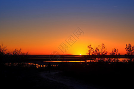 绯红的夕阳图片