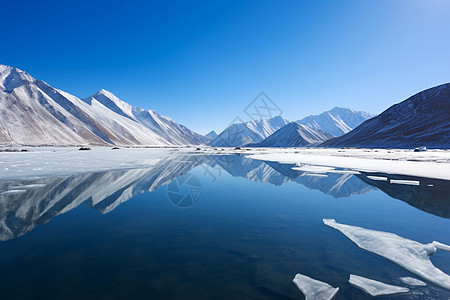 奇特的雪山图片