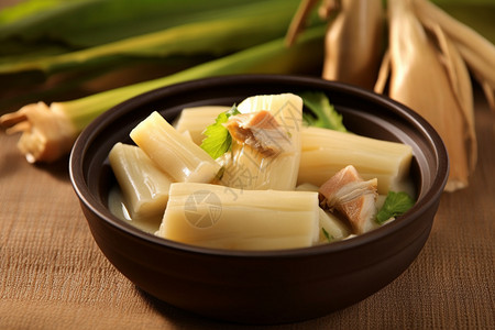 传统美食新鲜的竹笋图片