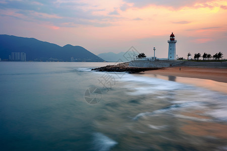 黄昏时的海滩景观图片