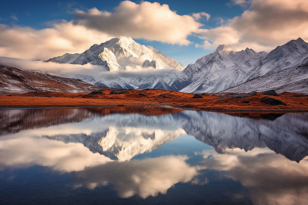 唯美的雪山风光图片