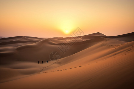 沙漠中前行的人背景图片