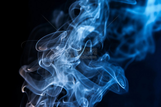 缥缈轻盈的蓝色烟雾图片
