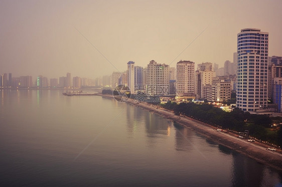 滨海城市的美景图片