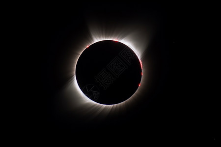 太阳的阴影天空日全食高清图片