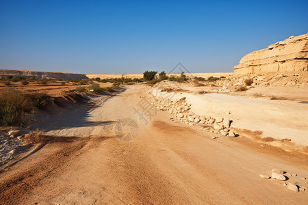 沙漠爬山路图片