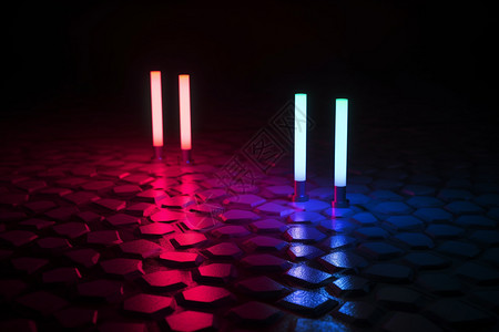 几何造型地面上的LED管图片