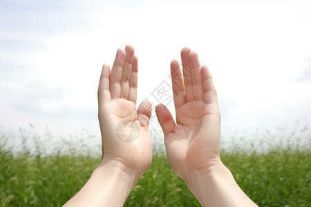 举起双手祈祷图片