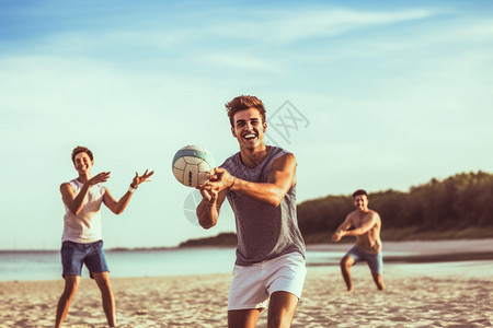 沙滩排球运动图片