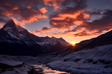 高原雪山山脉的自然景观图片