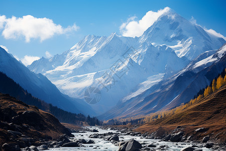 高原的雪山山脉景观图片