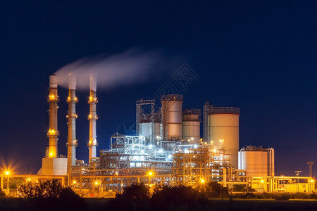 夜间工业工厂排放图片